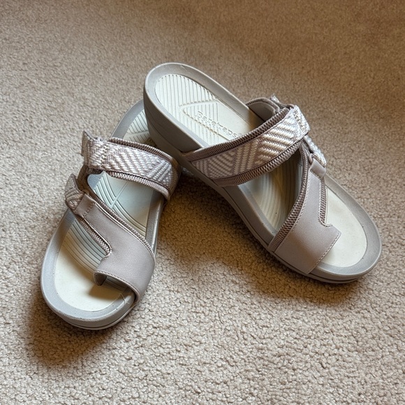 BareTraps Taupe Slide Sandals - Picture 1 of 4